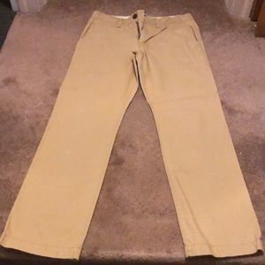 AE original straight khaki pants 30/32